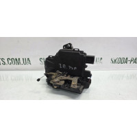 Замок задньої дверки правий Skoda Octavia Tour VAG (3B4839016AL)