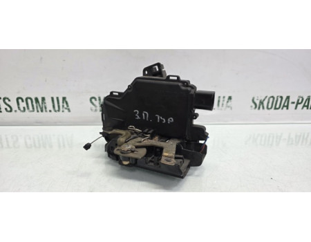 Замок задньої дверки правий Skoda Octavia Tour VAG (3B4839016AL)