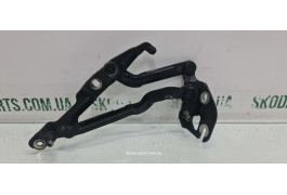 Завіса петля кришки багажника права Skoda Superb 3B5827302B VAG (3B5827302B)