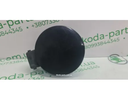 Лючок паливного бака чорний Skoda Superb 3B7809857A VAG (3B7809857A)
