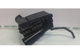 Корпус повітряного фільтра 2.0tdi Skoda Superb 2 VAG (3C0129601CD)