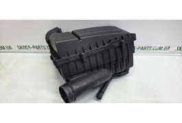 Корпус повітряного фільтра Skoda Superb 2 2.0 TDI 3C0129607AB VAG (3C0129607AB)