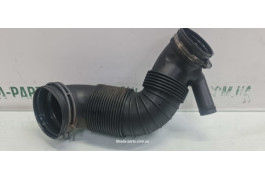 Патрубок повітряний Skoda Octavia A5 3C0129635 VAG (3C0129654P)