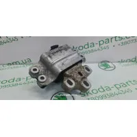 Подушка двигуна ліва 2.0tdi Skoda Superb 2 3C0199555R VAG (3C0199555R)