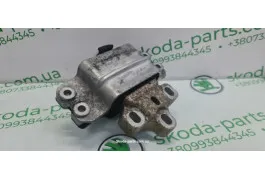 Подушка двигуна ліва 2.0tdi Skoda Superb 2 3C0199555R VAG (3C0199555R)