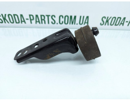 Кронштейн глушника Skoda Octavia A5 3C0253144F VAG (3C0253144F)