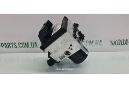 Блок управління АБС Volkswagen Passat B6 3C0614095P VAG (3C0614095P)