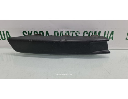 Молдінг переднього бампера правий Volkswagen Passat B6 3C0807646 вживаний VAG (3C0807646)