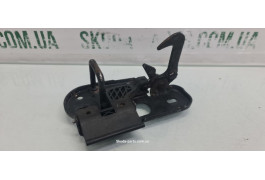 Гак капоту Volkswagen Passat B6 3C0823480 VAG (3C0823480)