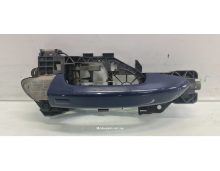 Ручка дверей права Volkswagen Passat B6 3C0837886G VAG (3C0837886G)