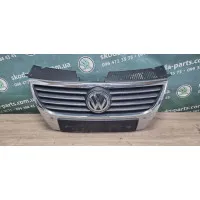 Решітка радіатора Volkswagen Passat B6 під парктроніки 3C0853651ADPWF VAG (3C0853651ADPWF)