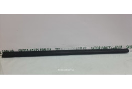 Молдінг дверей передній правий Volkswagen Passat B6 3C0854940 VAG (3C0854940)