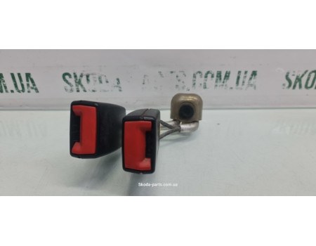 Замок пасків безпеки задній Volkswagen Passat B6 3C0857739B VAG (3C0857739B)