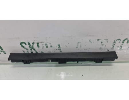 Накладка центральної консолі Volkswagen Passat B6 3C0858336F VAG (3C0858336F)