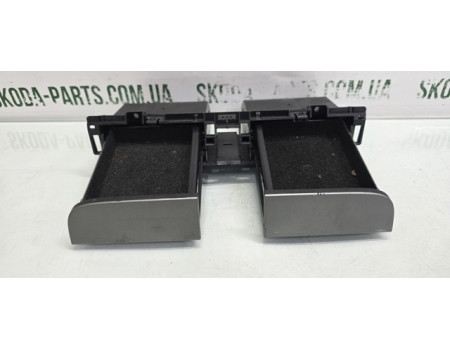 Бардачки ніші в торпеду Volkswagen Passat B6 VAG (3C0858407)