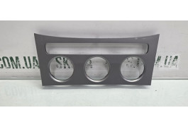 Накладка блоку управління пічкою та кондиціонером Volkswagen Passat B6 VAG (3C0863100)