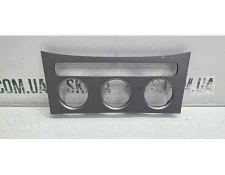 Накладка блоку управління пічкою та кондиціонером Volkswagen Passat B6 VAG (3C0863100)