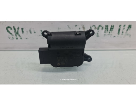 Двигун заслінки пічки Volkswagen Passat B6 3C0907511A VAG (3C0907511A)