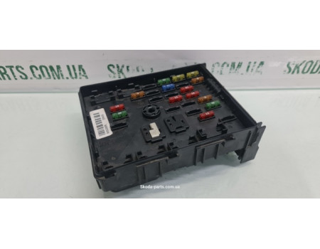 Блок запобіжників Volkswagen Passat B6 3C0937125 VAG (3C0937125)