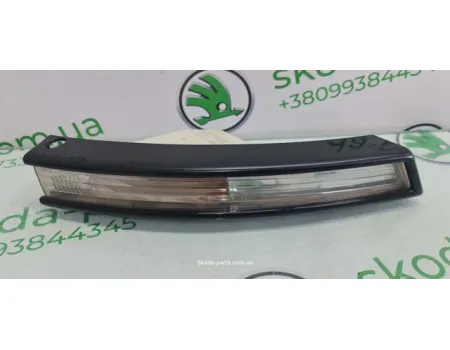 Поворот правий Volkswagen Passat B6 3C0953042E VAG (3C0953042E)