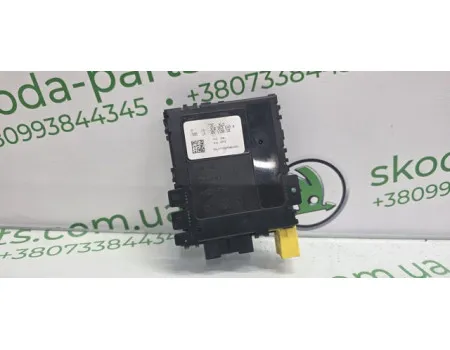 Блок підкермовий під мультикермо Volkswagen Passat B6 3C0953549K VAG (3C0953549K) Блок підкермовий під мультикермо Volkswagen Passat B6 3C0953549K VAG (3C0953549K)