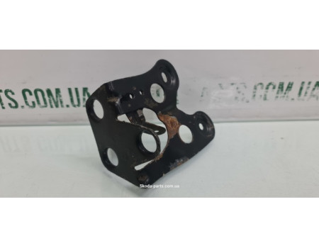 Кронштейн кріплення блоку АБС Volkswagen Passat B6 3C1614235B VAG (3C1614235B)
