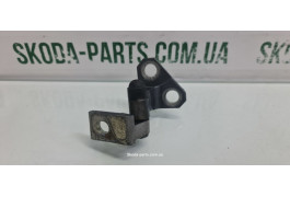 Завіса дверей задня ліва верхня Volkswagen Passat B6 3C4833401C VAG (3C4833401C)