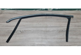 Ущільнювач скла дверей передній лівий Volkswagen Passat B6 3C4837431F VAG (3C4837431F)