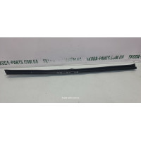 Ущільнювач скла дверей внутрішній передній лівий Volkswagen Passat B6 VAG (3C4837471B)