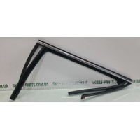 Ущільнювач скла дверей задній правий комбі Volkswagen Passat B6 3C9839432C VAG (3C9839432C)