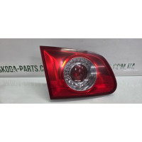 Ліхтар задній лівий внутрішній на кришку багажника комбі Volkswagen Passat B6 VAG (3C9945093)