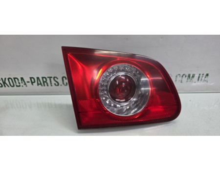 Ліхтар задній лівий внутрішній на кришку багажника комбі Volkswagen Passat B6 VAG (3C9945093)