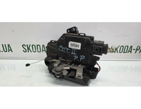 Замок дверей передній правий Skoda Octavia A5 3D2837016J VAG (3D2837016J)