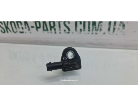 Датчик удару задній Skoda Octavia A7 3Q0959351 VAG (3Q0959351)