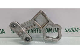 Кронштейн коробки передач КПП Skoda Superb 2 3T0199083 вживаний VAG (3T0199083)