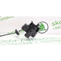 Замок відкривання лючка бензобаку Skoda Superb 2 універсал 3T0810773A VAG (3T0810773A)