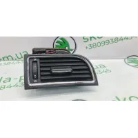 Дефлектор торпеди правий Skoda Superb 2 3T0819702 VAG (3T0819702)