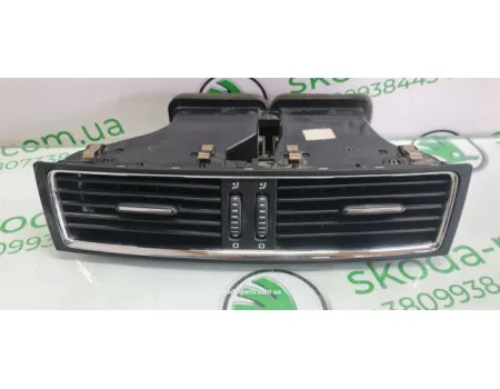 Дефлектор торпеди центральний Skoda Superb 2 3T0820951A VAG (3T0820951A) Дефлектор торпеди центральний Skoda Superb 2 3T0820951A VAG (3T0820951A)