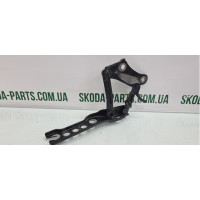 Петля капоту Skoda Superb 2 3t0823301B VAG (3T0823301B)