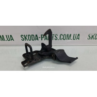 Замок капота Skoda Superb 2 3T0823480B вживаний VAG (3T0823480B)