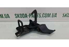 Замок капота Skoda Superb 2 3T0823480B вживаний VAG (3T0823480B)