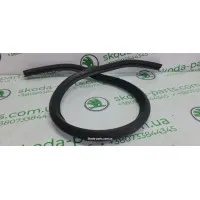 Ущільнювач капоту Skoda Superb 2 3T0823723C VAG (3T0823723C)