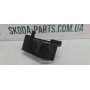 Накладка петлі завіси капота Skoda Superb 2 вживана VAG (3T0823755)