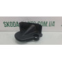 Накладка петлі завіси капота Skoda Superb 2 вживана VAG (3T0823755)