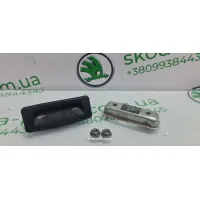Кнопка відмикання кришки багажника Skoda Superb 2 3T0827566C VAG (3T0827566C) Кнопка відмикання кришки багажника Skoda Superb 2 3T0827566C VAG (3T0827566C)