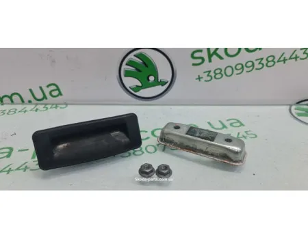 Кнопка відмикання кришки багажника Skoda Superb 2 3T0827566C VAG (3T0827566C) Кнопка відмикання кришки багажника Skoda Superb 2 3T0827566C VAG (3T0827566C)
