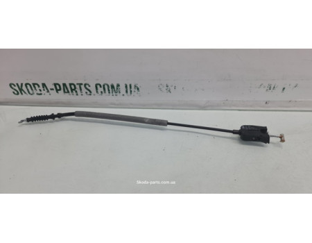 Тросік відмикання дверей задній від зовнішньої ручки до замка Skoda Octavia A7 VAG (3T0837017E)