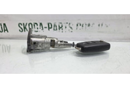 Личинка замка дверей передня ліва Skoda Superb 2 VAG (3T0837167B)