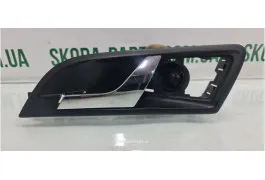 Ручка дверей внутрішня передня ліва з пищалкою Skoda Superb 2 3T0837247 VAG (3T0837247)