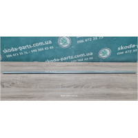 Ущільнювач скла дверей передній правий Skoda Superb 2 3T0837476A VAG (3T0837476A)